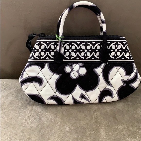 Vera Bradley Handbags - NWT Vera Bradley Caitlyn